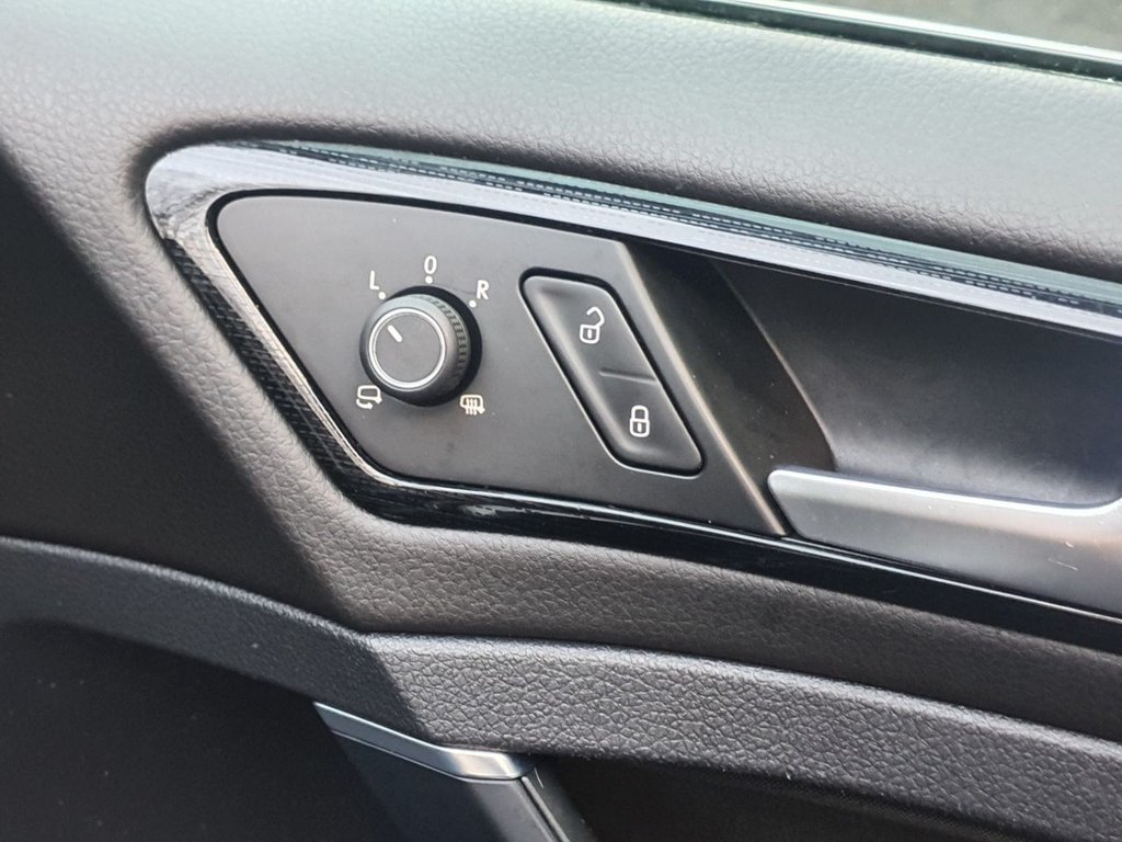 Used Volkswagen Golf 2018 for sale - 76604903: Photo 23