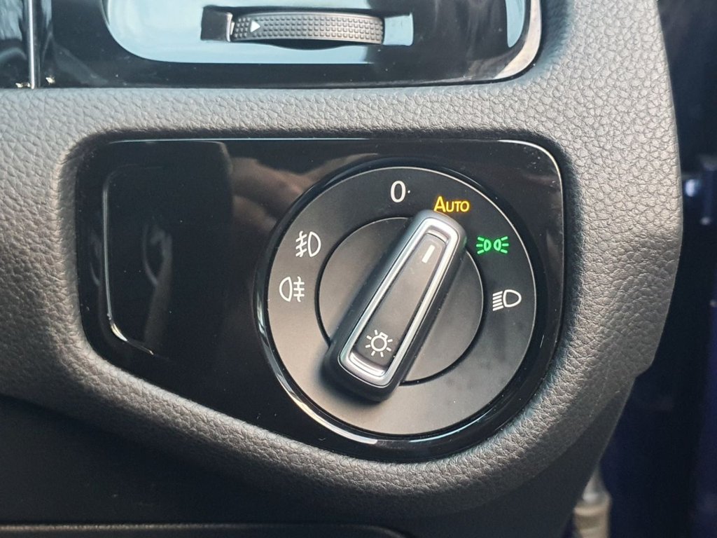 Used Volkswagen Golf 2018 for sale - 76604903: Photo 24