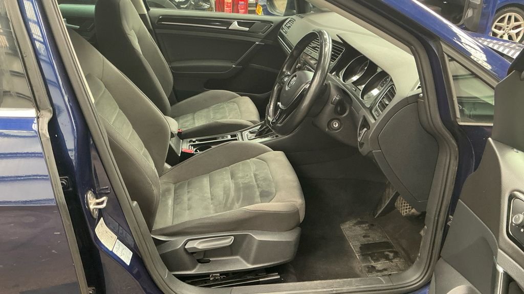 Used Volkswagen Golf 2018 for sale - 76604903: Photo 3