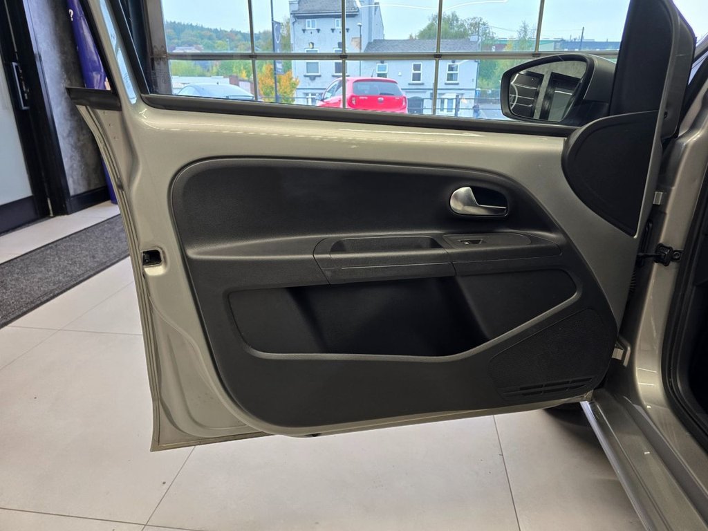 Used Volkswagen up! 2015 for sale - 76173205: Photo 28