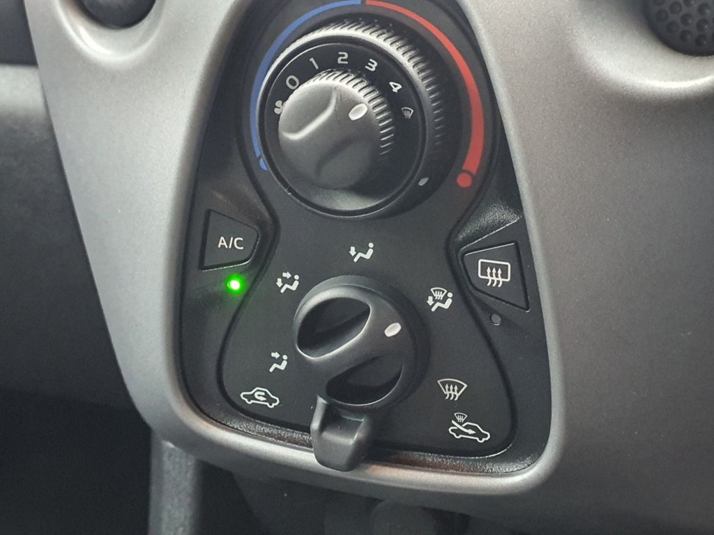 Used Toyota AYGO 2018 for sale - 77507293: Photo 25