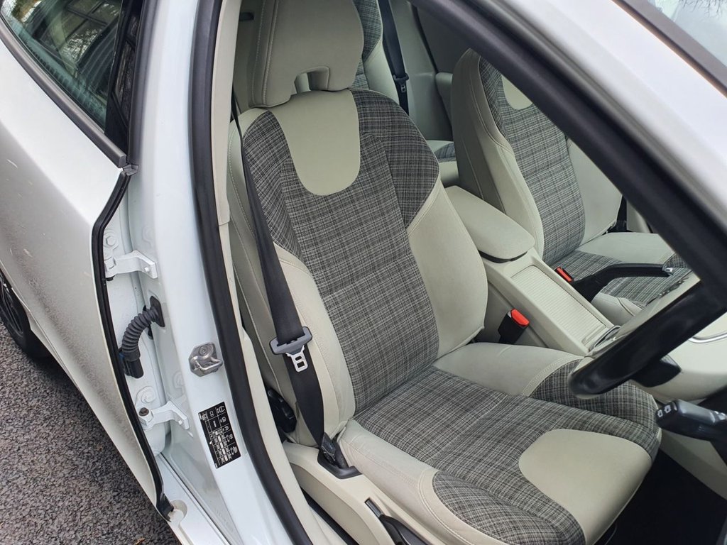 Used Volvo V40 2018 for sale - 77408249: Photo 13