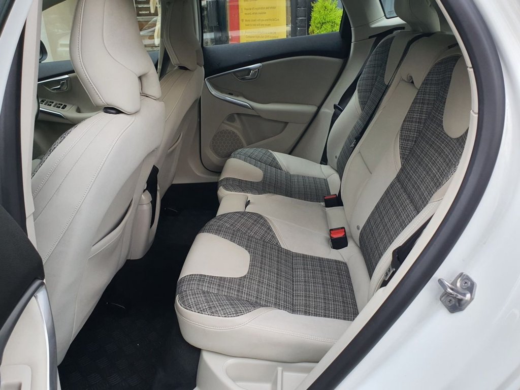 Used Volvo V40 2018 for sale - 77408249: Photo 18