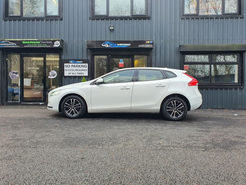 Used Volvo V40 2018 for sale - 77408249: Photo 2