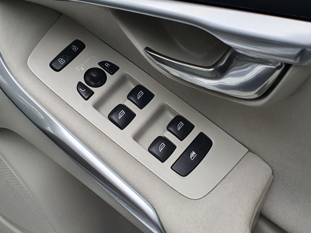 Used Volvo V40 2018 for sale - 77408249: Photo 22