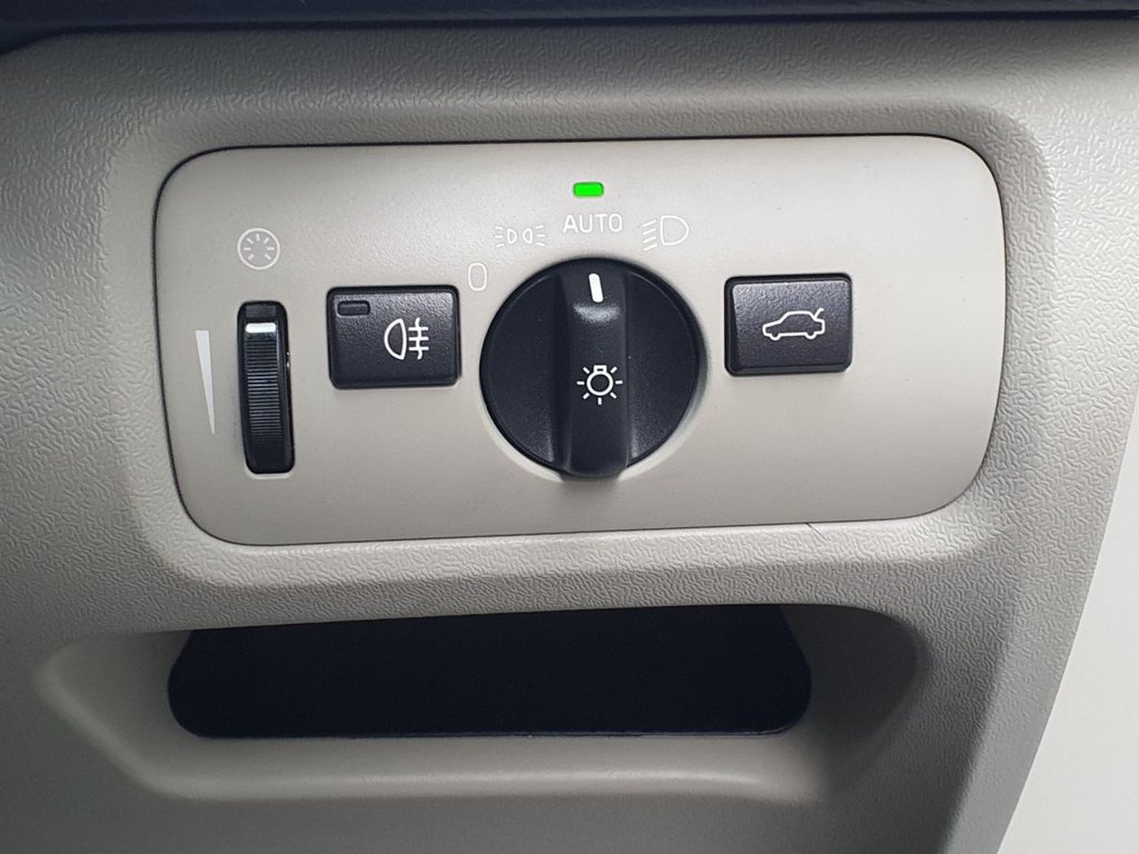 Used Volvo V40 2018 for sale - 77408249: Photo 23