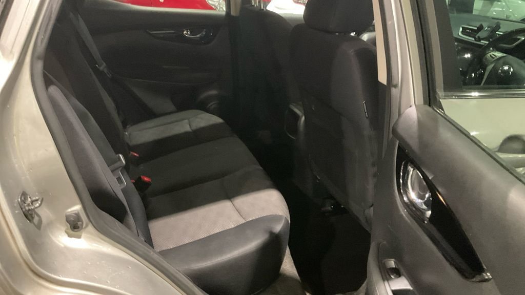 Used Nissan Qashqai 2015 for sale - 77236668: Photo 7