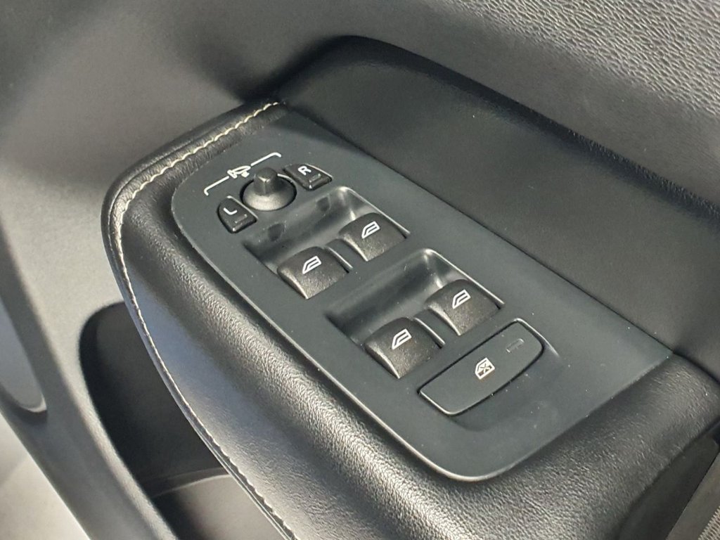 Used Volvo XC60 2018 for sale - 76604384: Photo 34