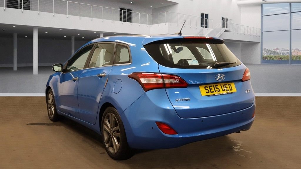 Used Hyundai i30 2015 for sale - 76454409: Photo 3