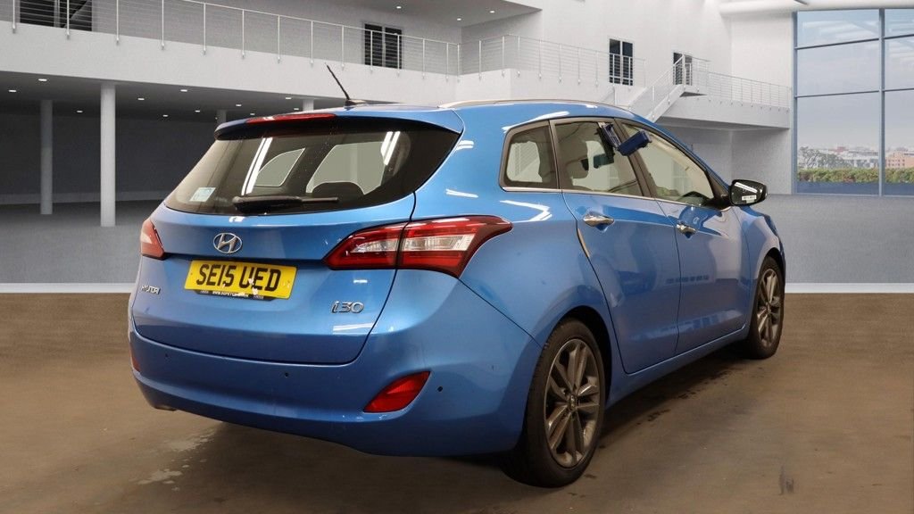 Used Hyundai i30 2015 for sale - 76454409: Photo 4