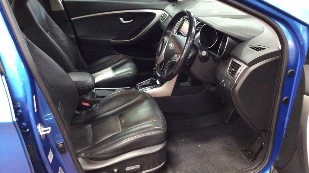 Used Hyundai i30 2015 for sale - 76454409: Photo 8