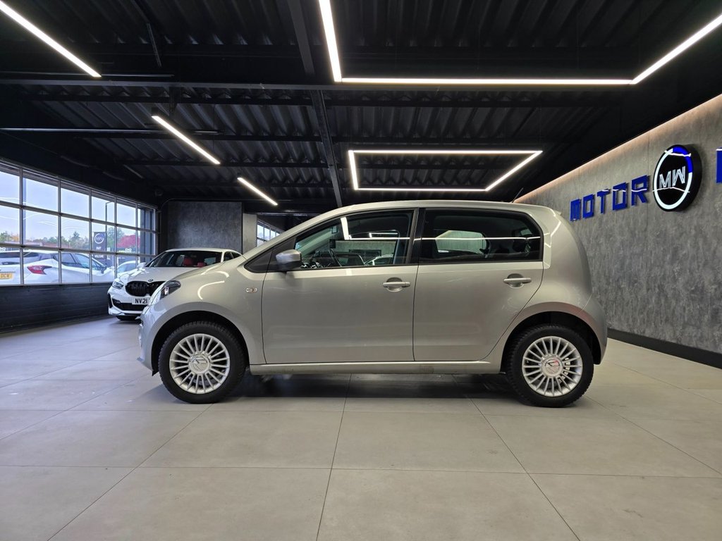 Used Volkswagen up! 2015 for sale - 77152980: Photo 2