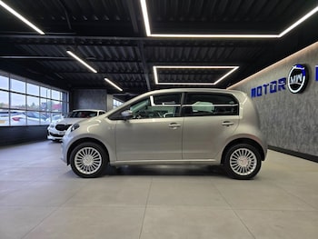 Used Volkswagen up! 2015 for sale - 77152980: Photo