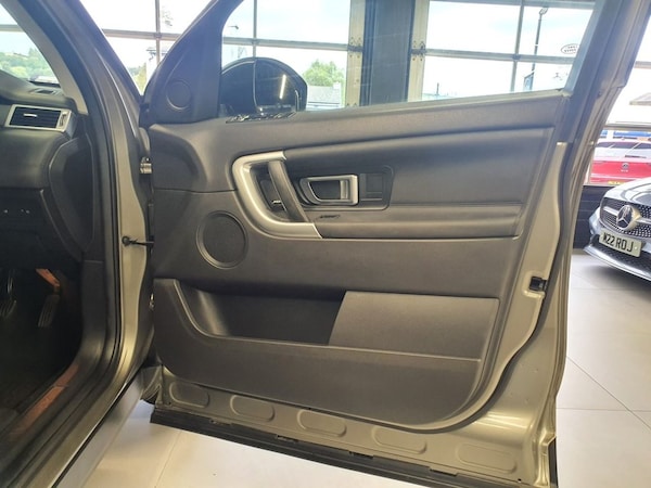 Used Land Rover Discovery Sport 2017 for sale - 76235310: Photo 17