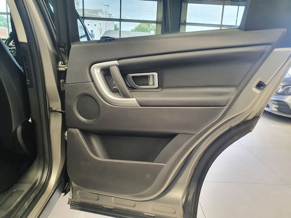 Used Land Rover Discovery Sport 2017 for sale - 76235310: Photo 21
