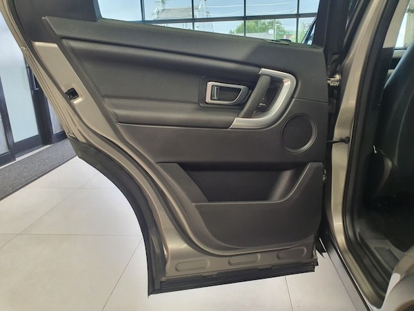 Used Land Rover Discovery Sport 2017 for sale - 76235310: Photo 28