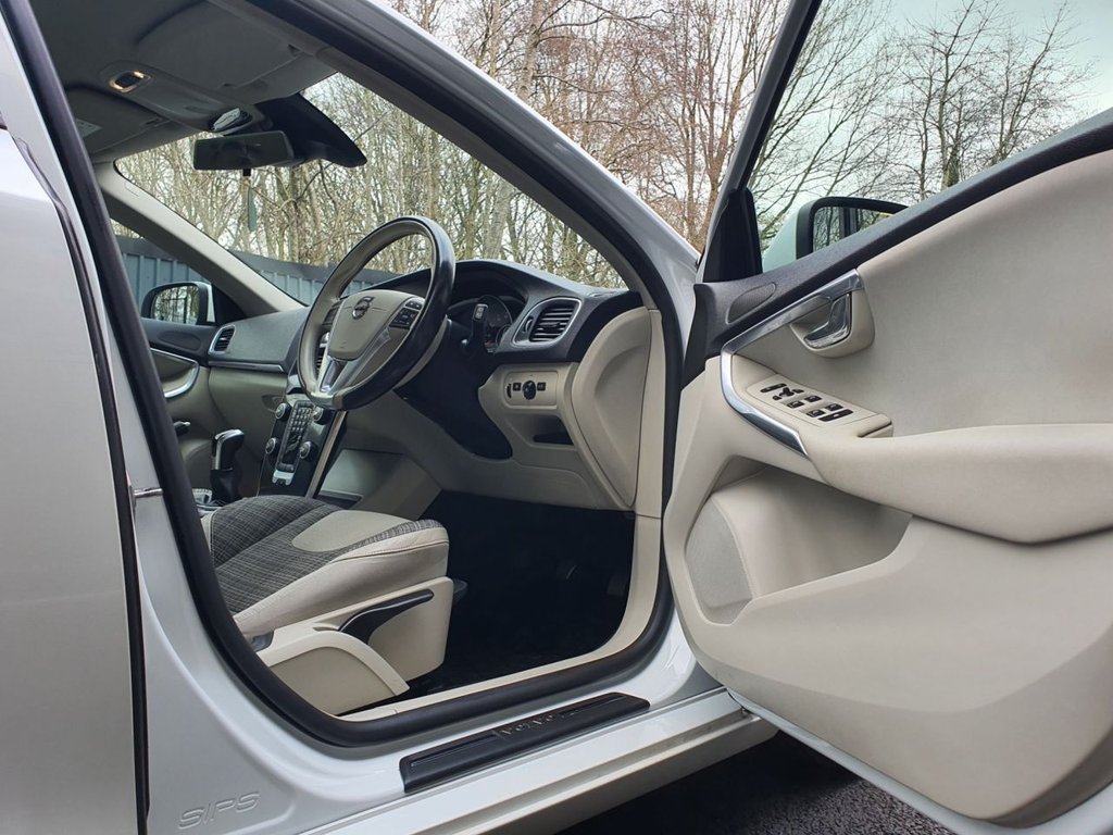 Used Volvo V40 2018 for sale - 77451656: Photo 12