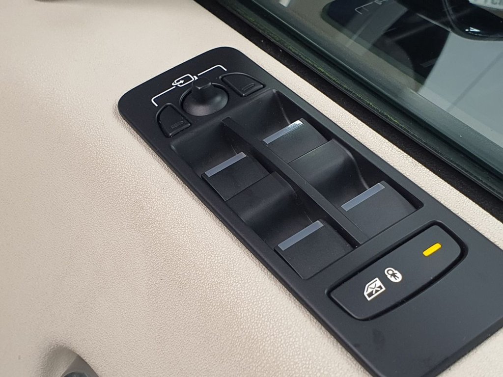 Used Land Rover Discovery Sport 2016 for sale - 76173400: Photo 45