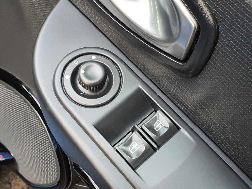 Used Renault Clio 2015 for sale - 77621246: Photo 21