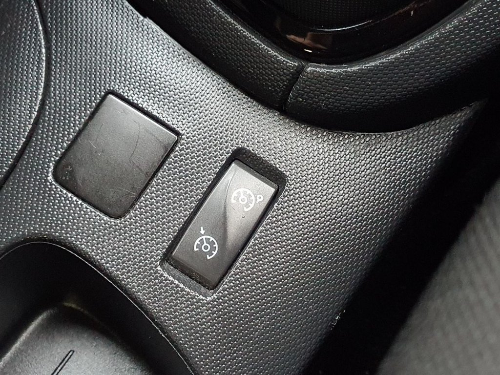 Used Renault Clio 2015 for sale - 77621246: Photo 25