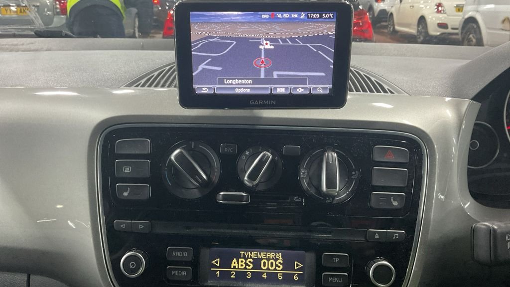 Used Volkswagen up! 2015 for sale - 77236482: Photo 9