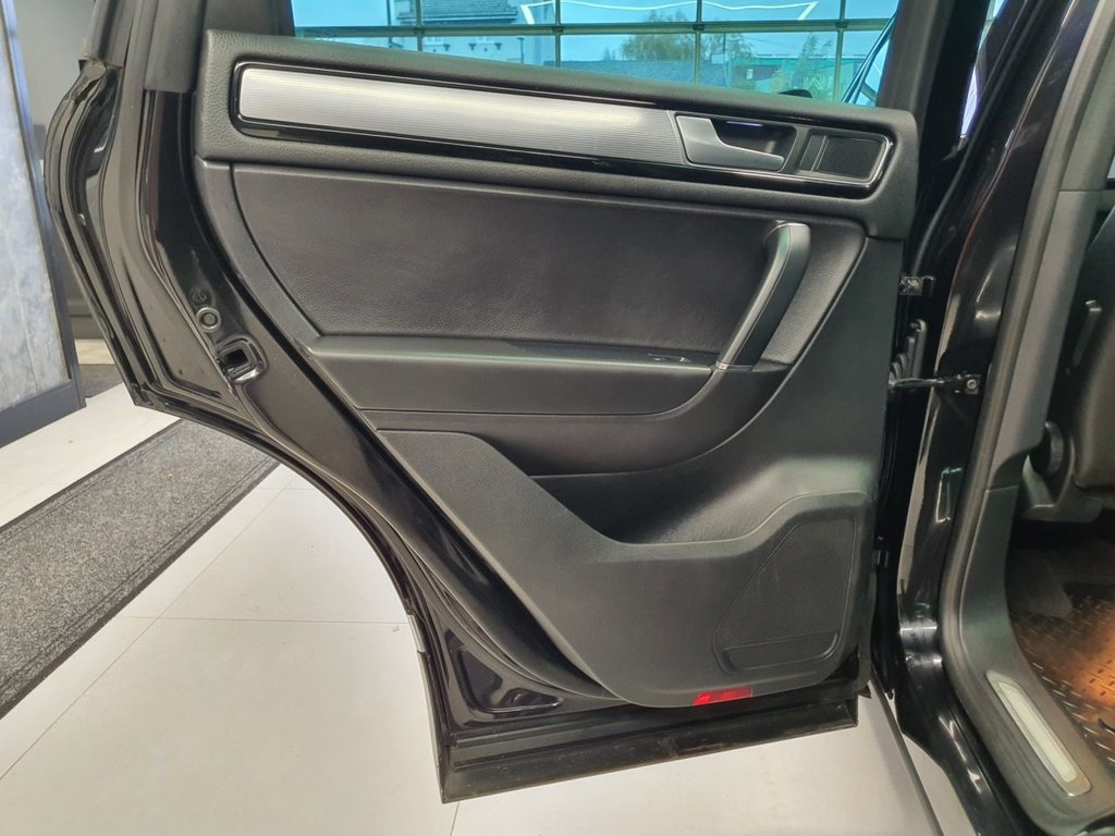 Used Volkswagen Touareg 2017 for sale - 76333863: Photo 26