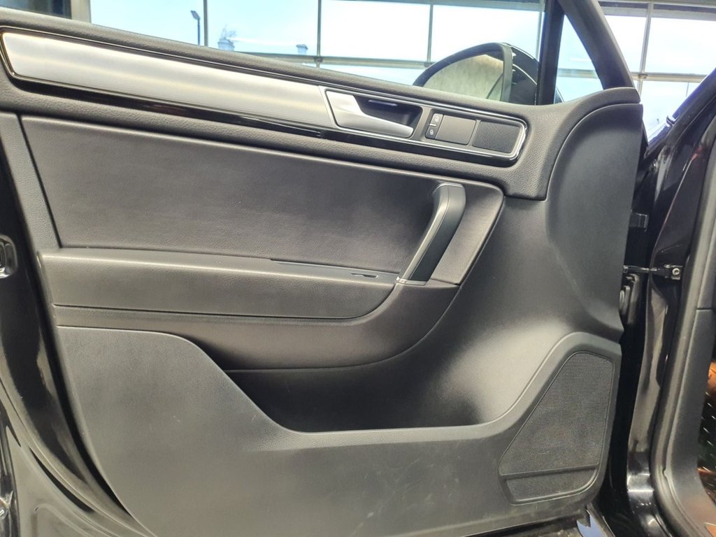 Used Volkswagen Touareg 2017 for sale - 76333863: Photo 29
