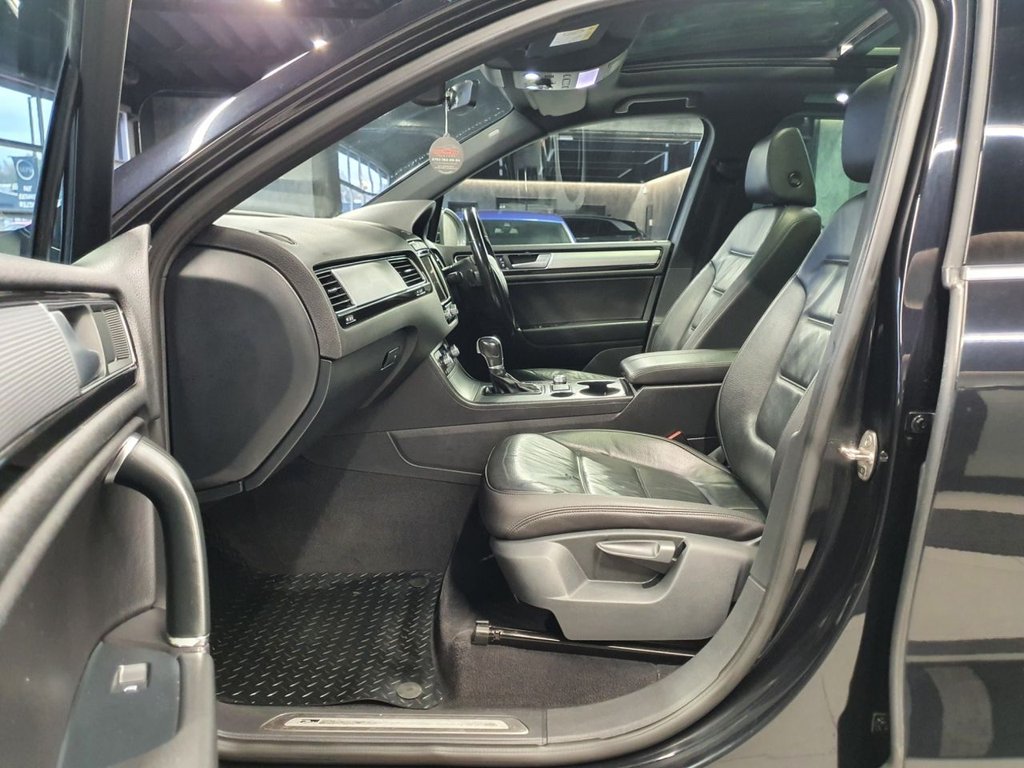 Used Volkswagen Touareg 2017 for sale - 76333863: Photo 30