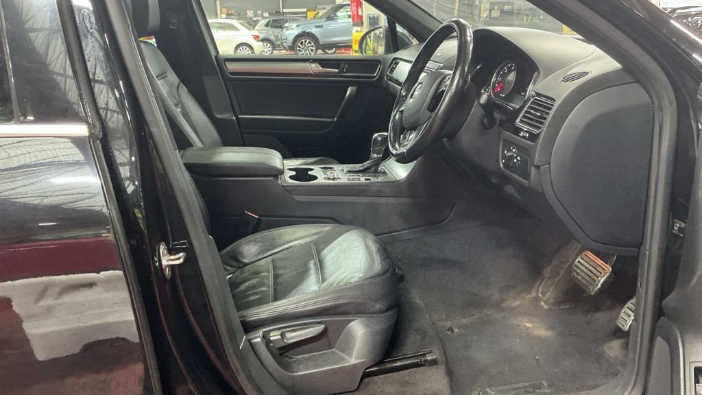 Used Volkswagen Touareg 2017 for sale - 76333863: Photo 8