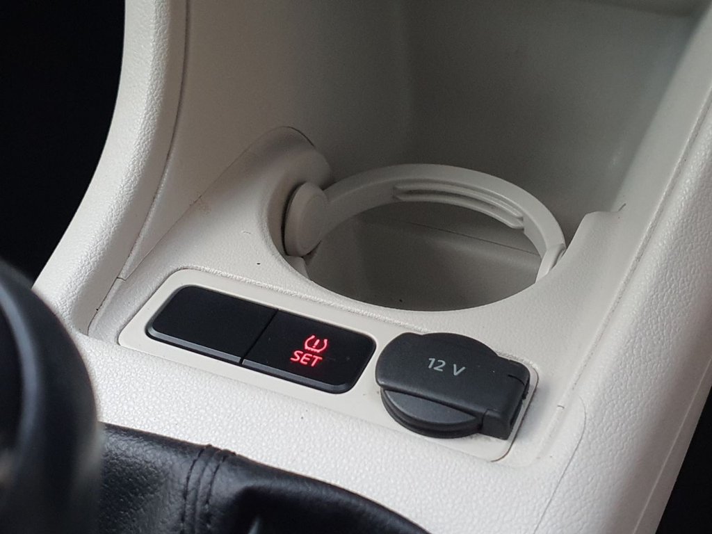 Used Volkswagen up! 2017 for sale - 77236357: Photo 23