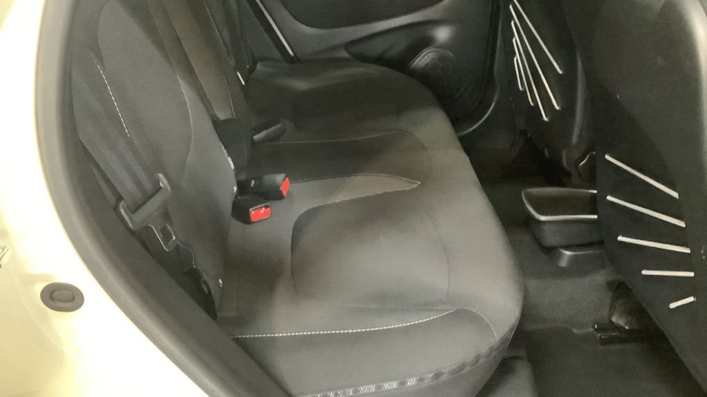 Used Renault Captur 2015 for sale - 77236478: Photo 7