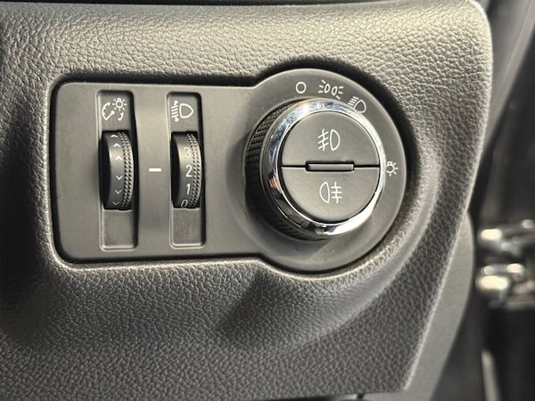 Used Vauxhall Astra 2012 for sale - 75272011: Photo 32
