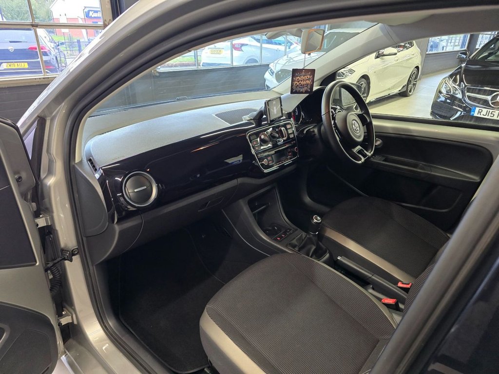 Used Volkswagen up! 2015 for sale - 76923310: Photo 31