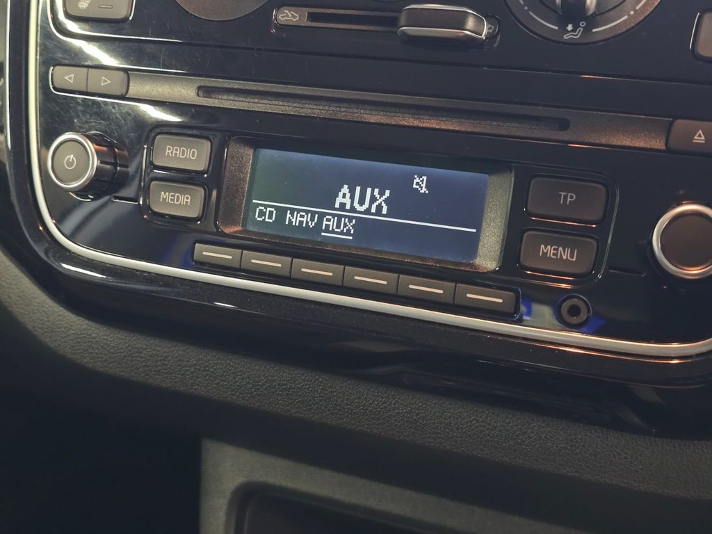 Used Volkswagen up! 2015 for sale - 76923310: Photo 38