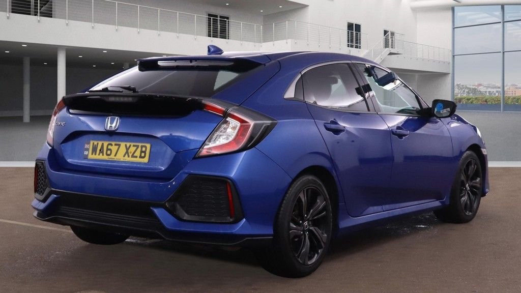 Used Honda Civic 2017 for sale - 76605004: Photo 4