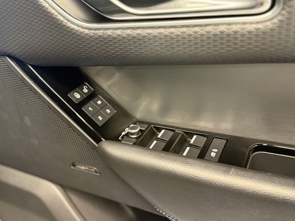 Used Land Rover Range Rover Velar 2018 for sale - 75272058: Photo 40