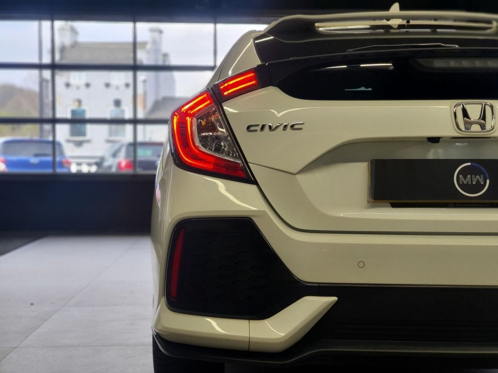 Used Honda Civic 2017 for sale - 76454061: Photo 18