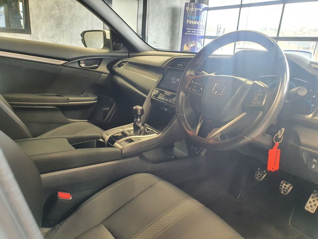 Used Honda Civic 2017 for sale - 76454061: Photo 23