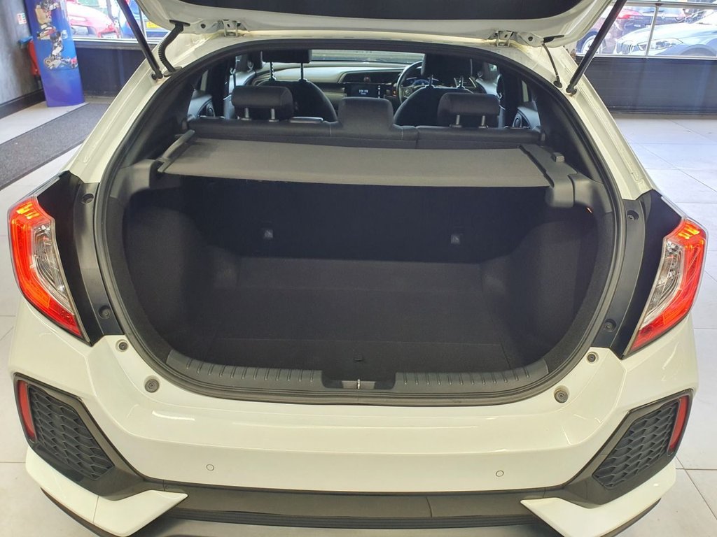 Used Honda Civic 2017 for sale - 76454061: Photo 27