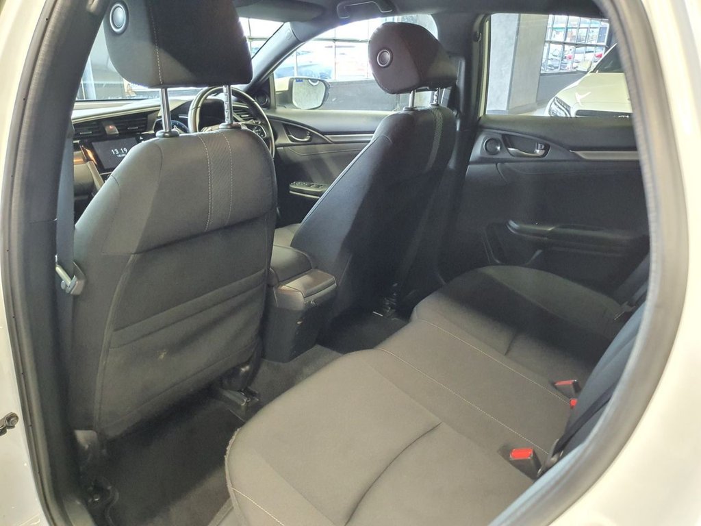 Used Honda Civic 2017 for sale - 76454061: Photo 30