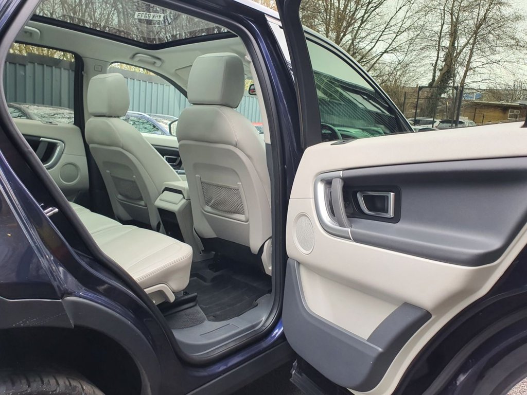 Used Land Rover Discovery Sport 2016 for sale - 77621187: Photo 14