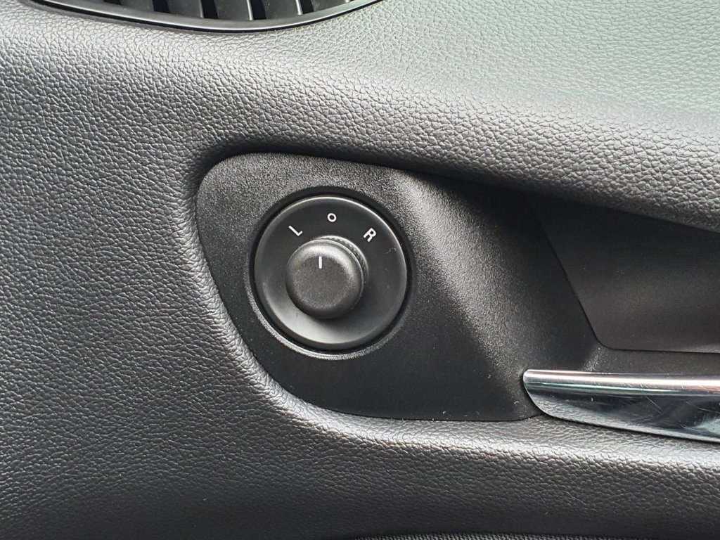 Used Vauxhall Zafira 2015 for sale - 77463690: Photo 23