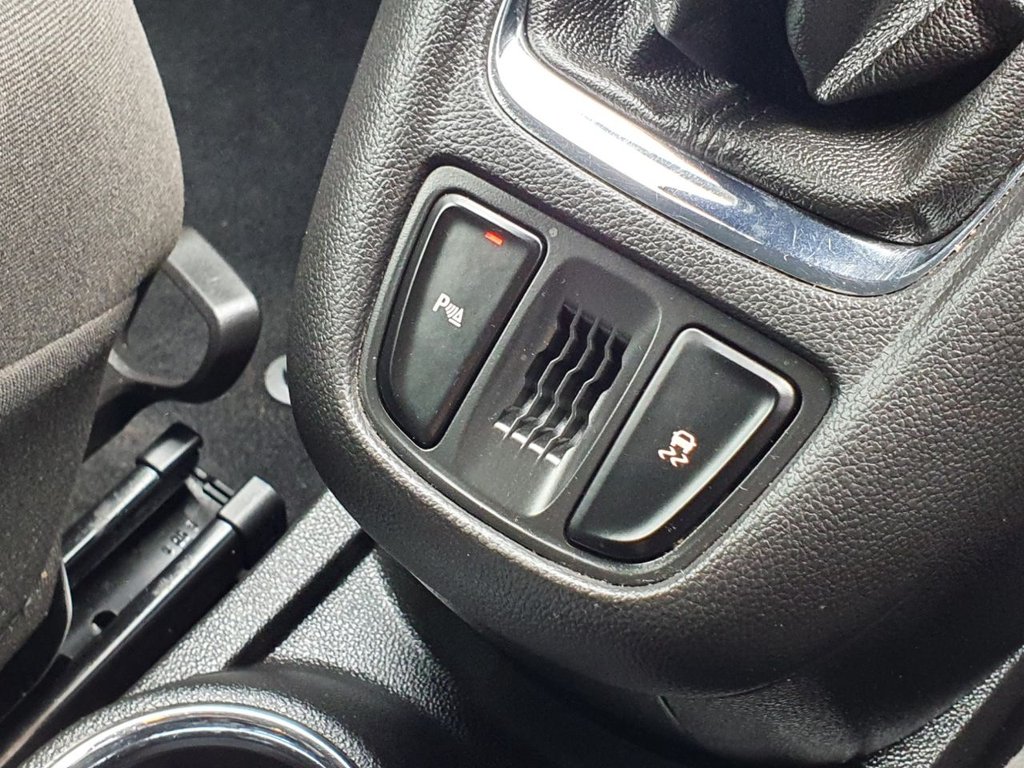 Used Vauxhall Zafira 2015 for sale - 77463690: Photo 27