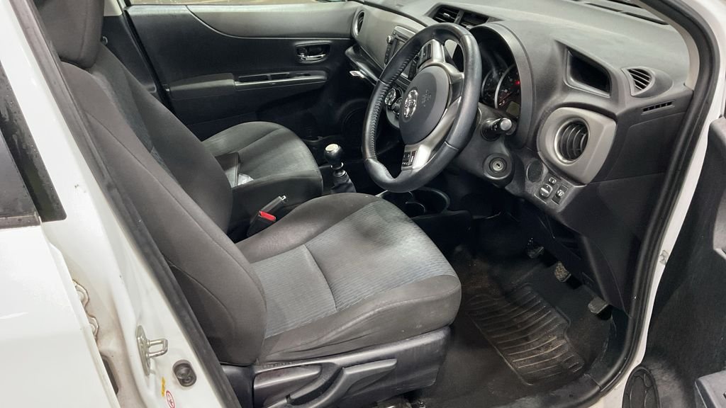 Used Toyota Yaris 2013 for sale - 77436502: Photo 8