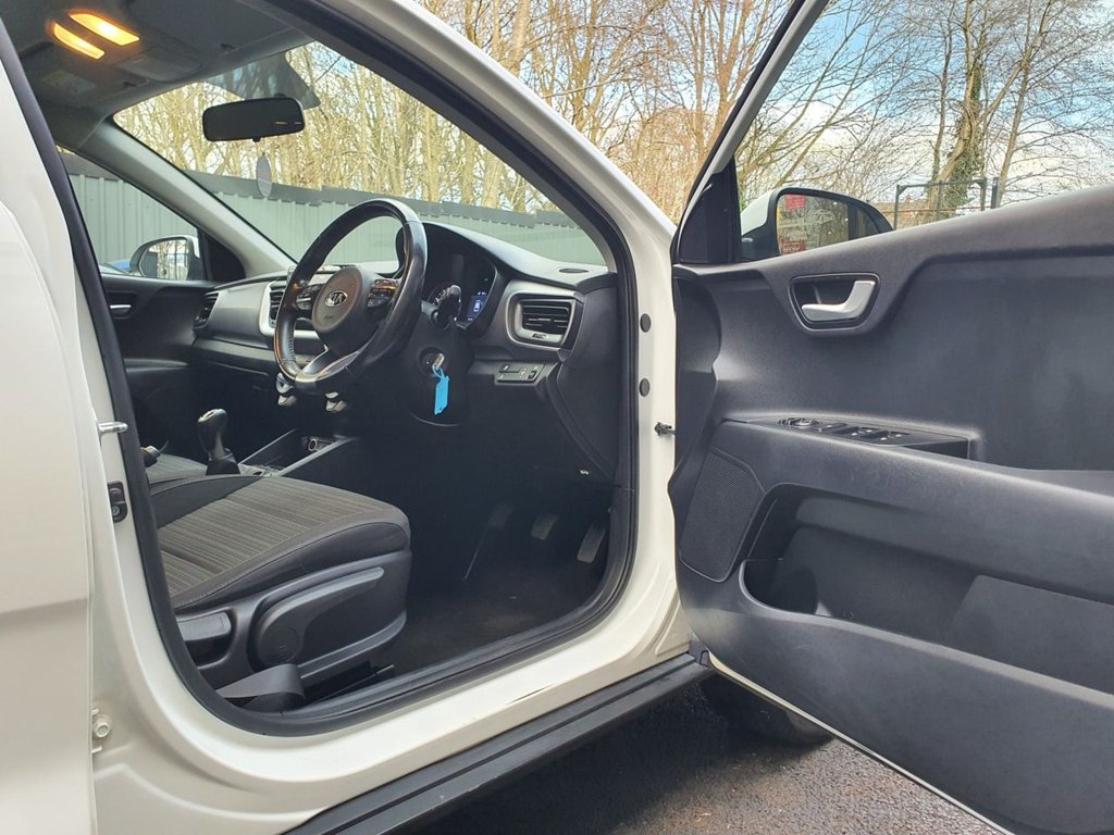 Used Kia Stonic 2019 for sale - 76453966: Photo 12