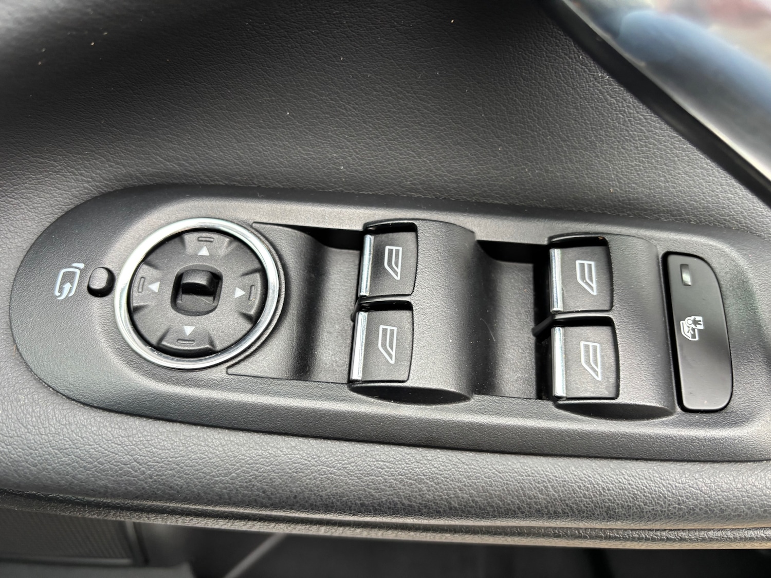 Used Ford Mondeo 2011 for sale - 77380749: Photo 19