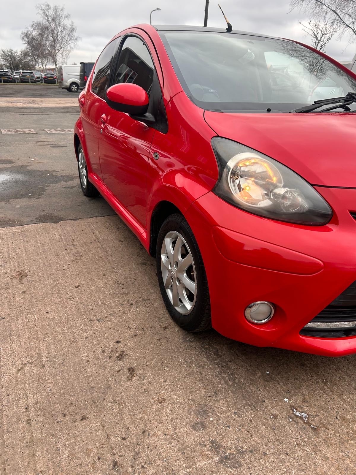 Used Toyota AYGO 2013 for sale - 77379528: Photo 2
