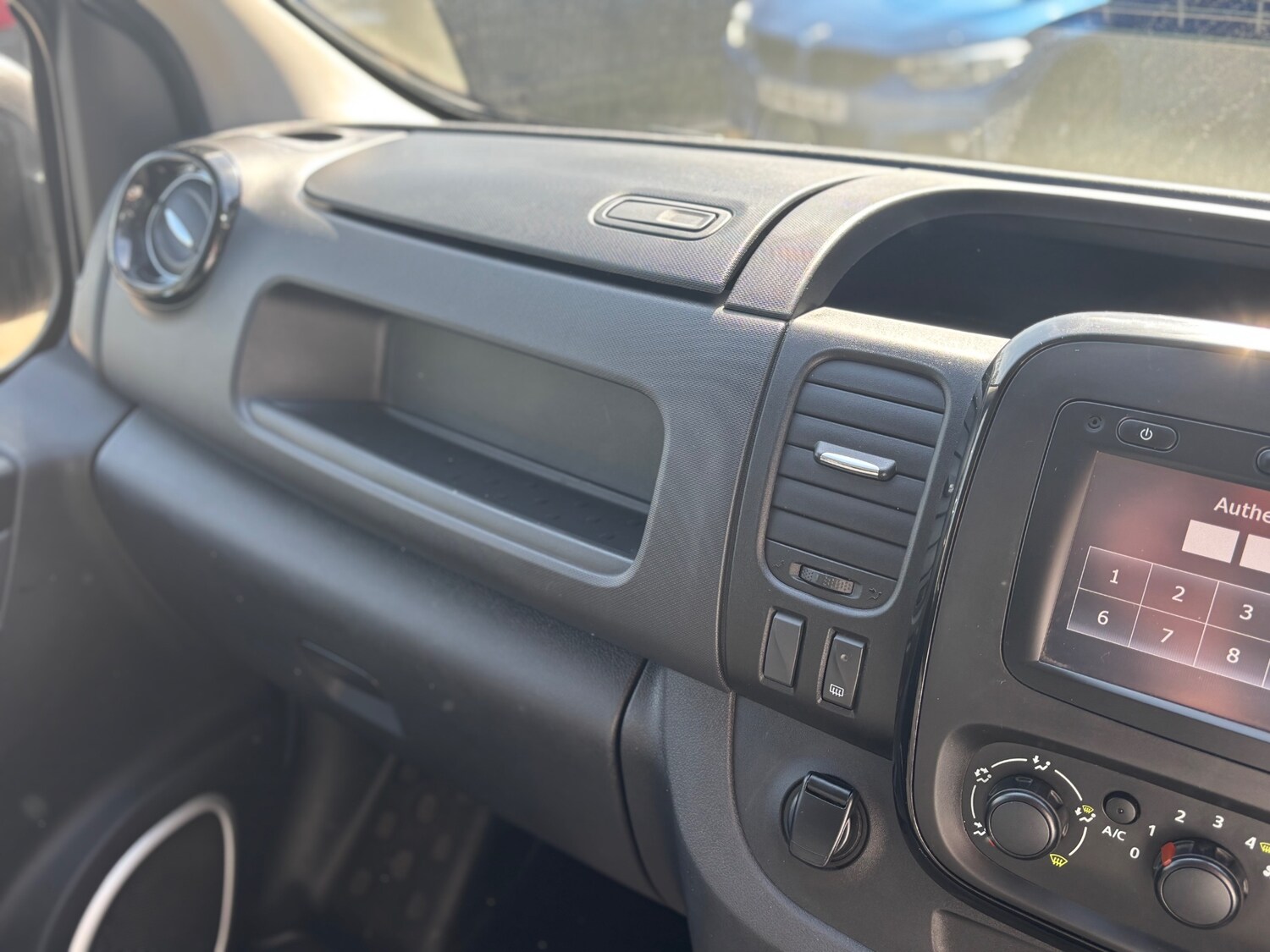 Used Vauxhall Vivaro 2017 for sale - 78178278: Photo 23