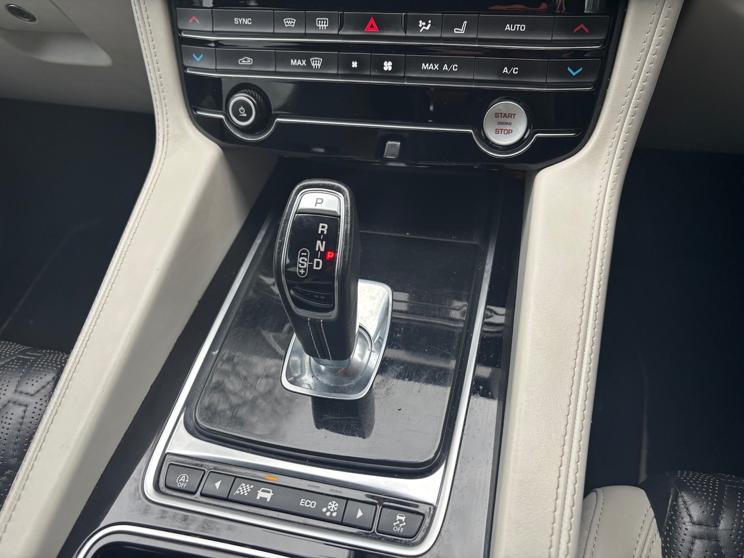 Used Jaguar F-Pace 2019 for sale - 77902782: Photo 16