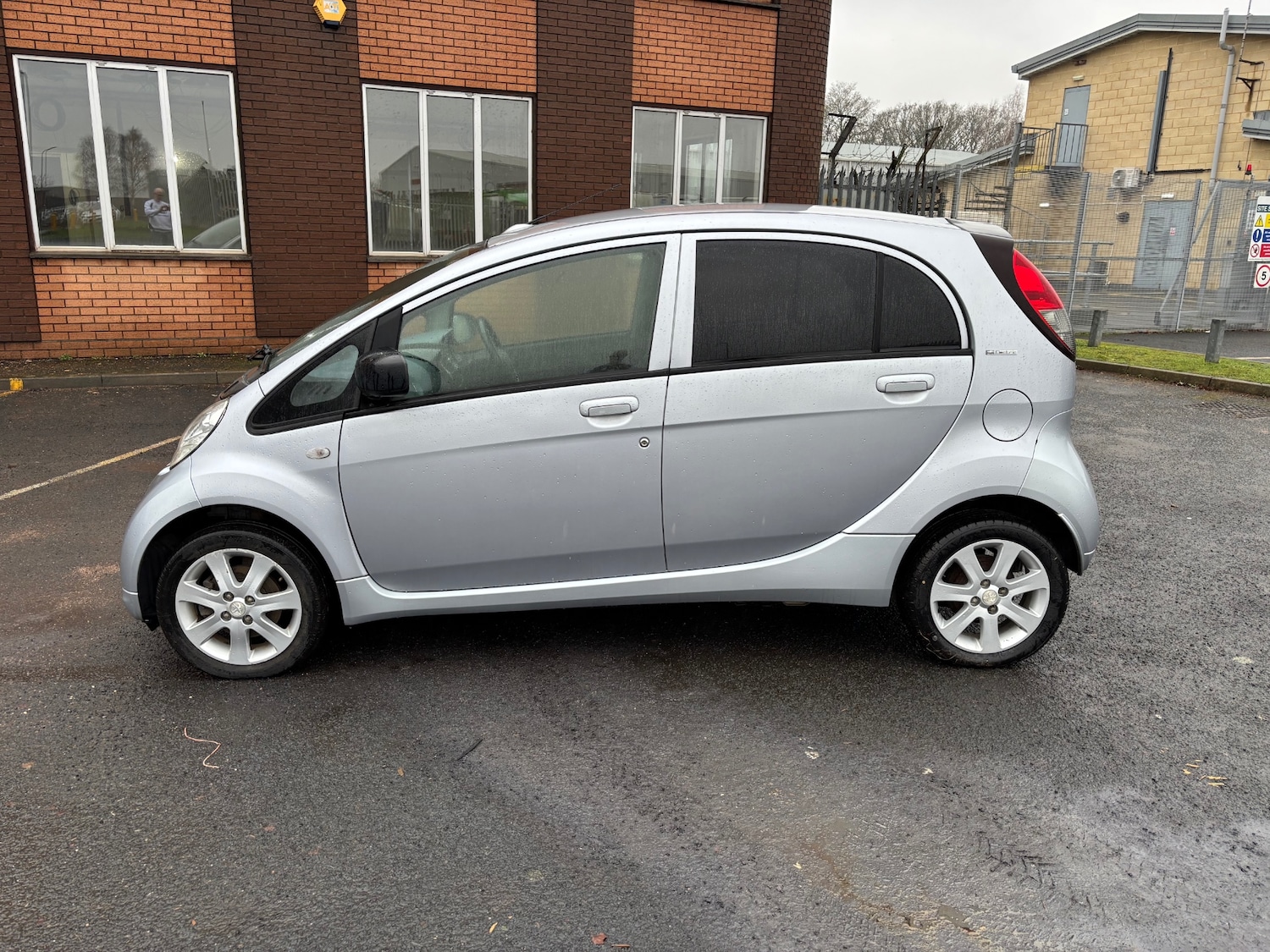 Used Peugeot iOn 2012 for sale - 77461859: Photo 4